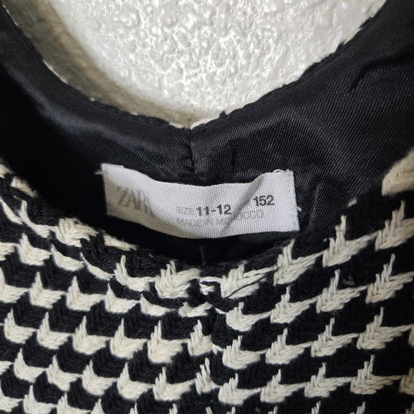 Black and White Houndstooth Sleeveless Dress - Picture 5 of 5
